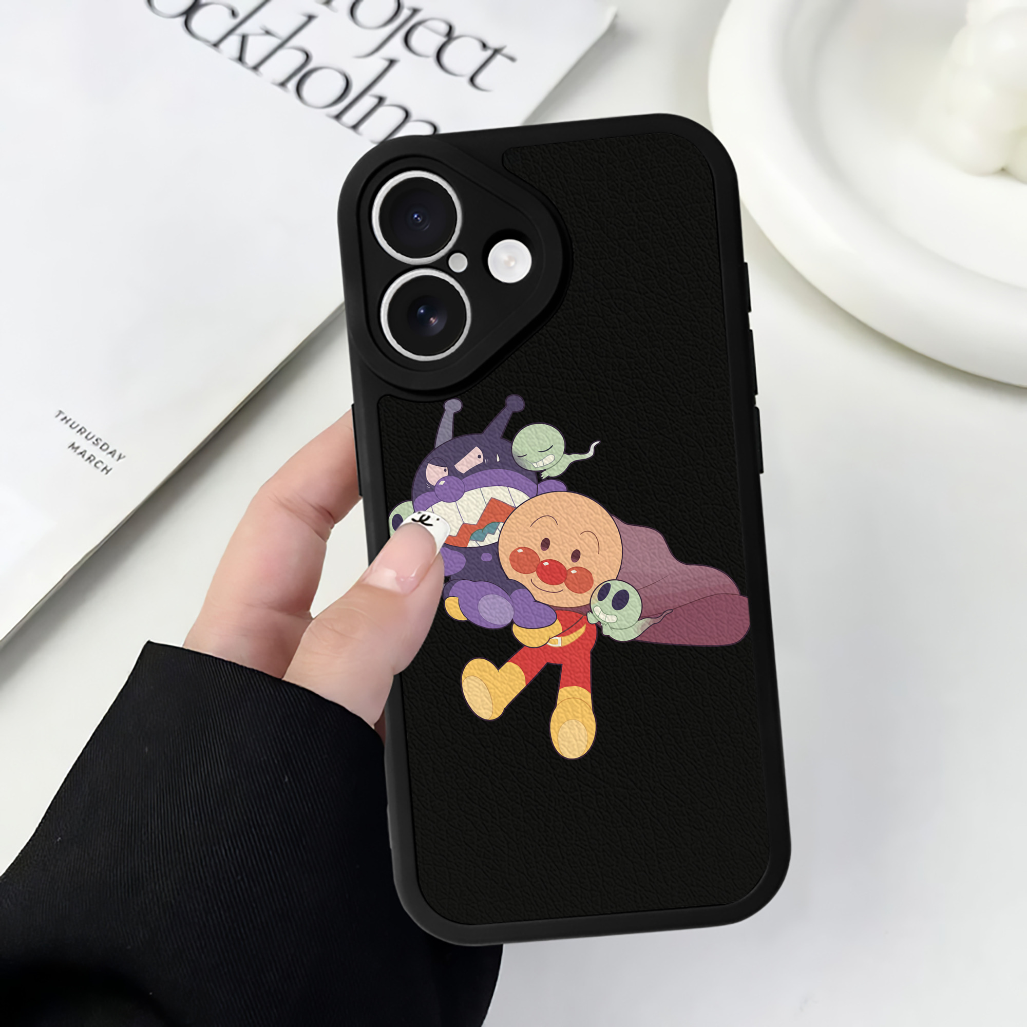 （画像用） アンパンマン Anpanman 【iPhone 16シリーズ対応】シリコンスマホケース（レザー調） 材質：シリコン